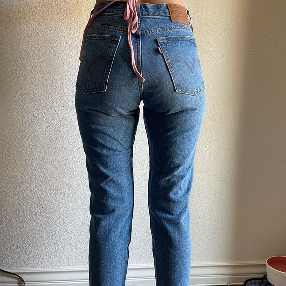 Levi’s Wedgie Jeans - Picture 2 of 8